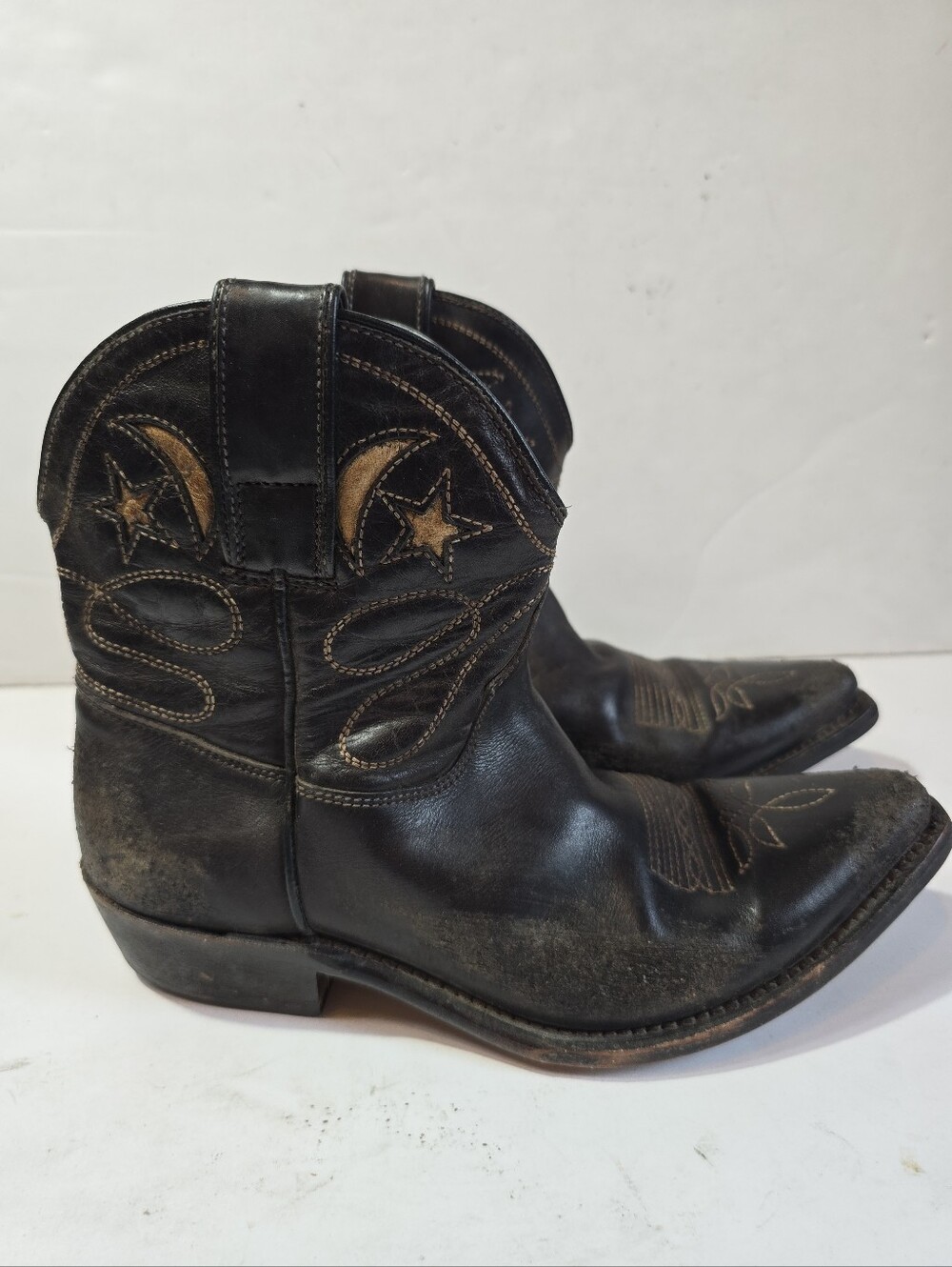 Golden Goose Womens Distredded Wish Star Low Boot Size 37
